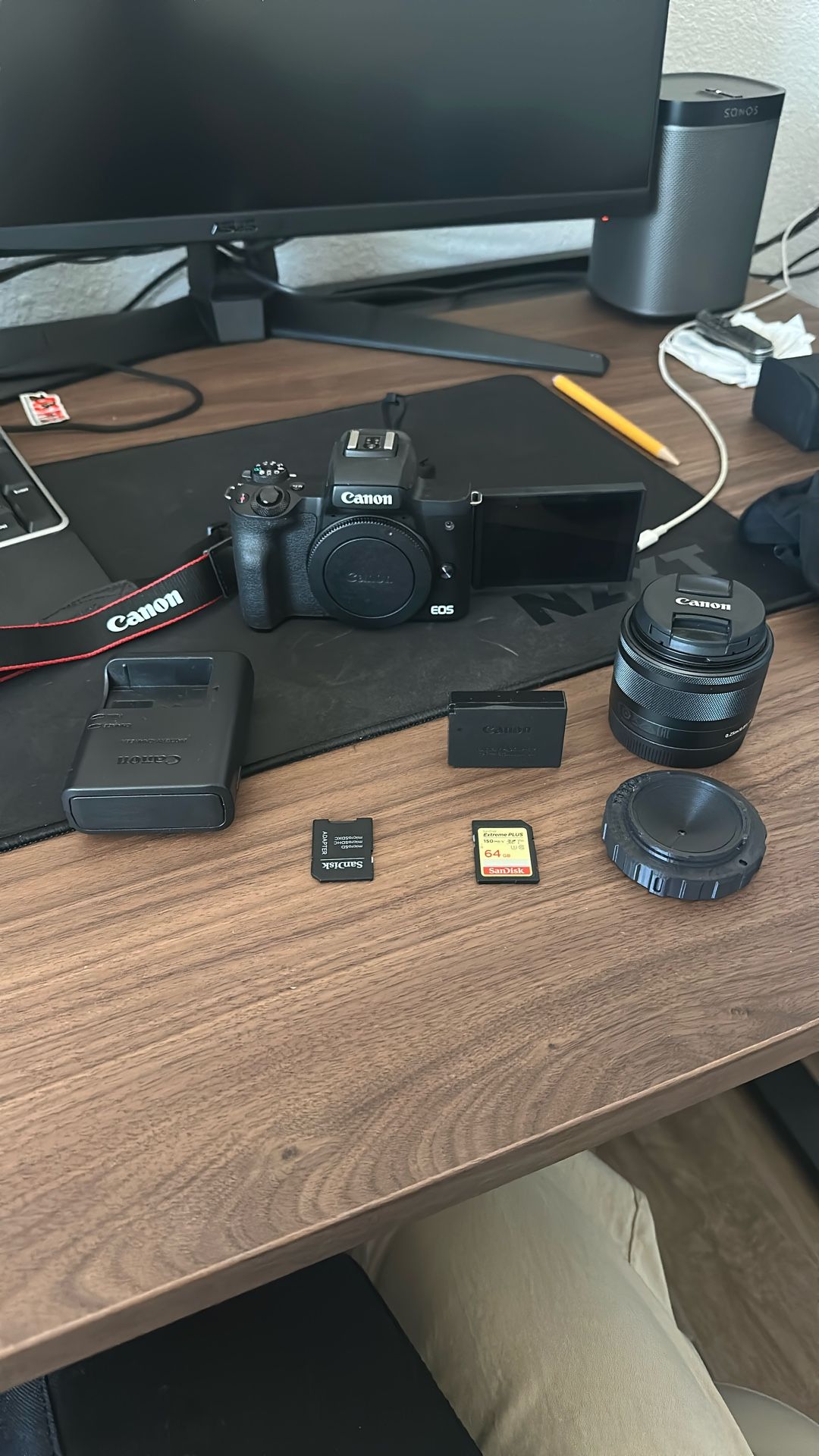 Canon M50