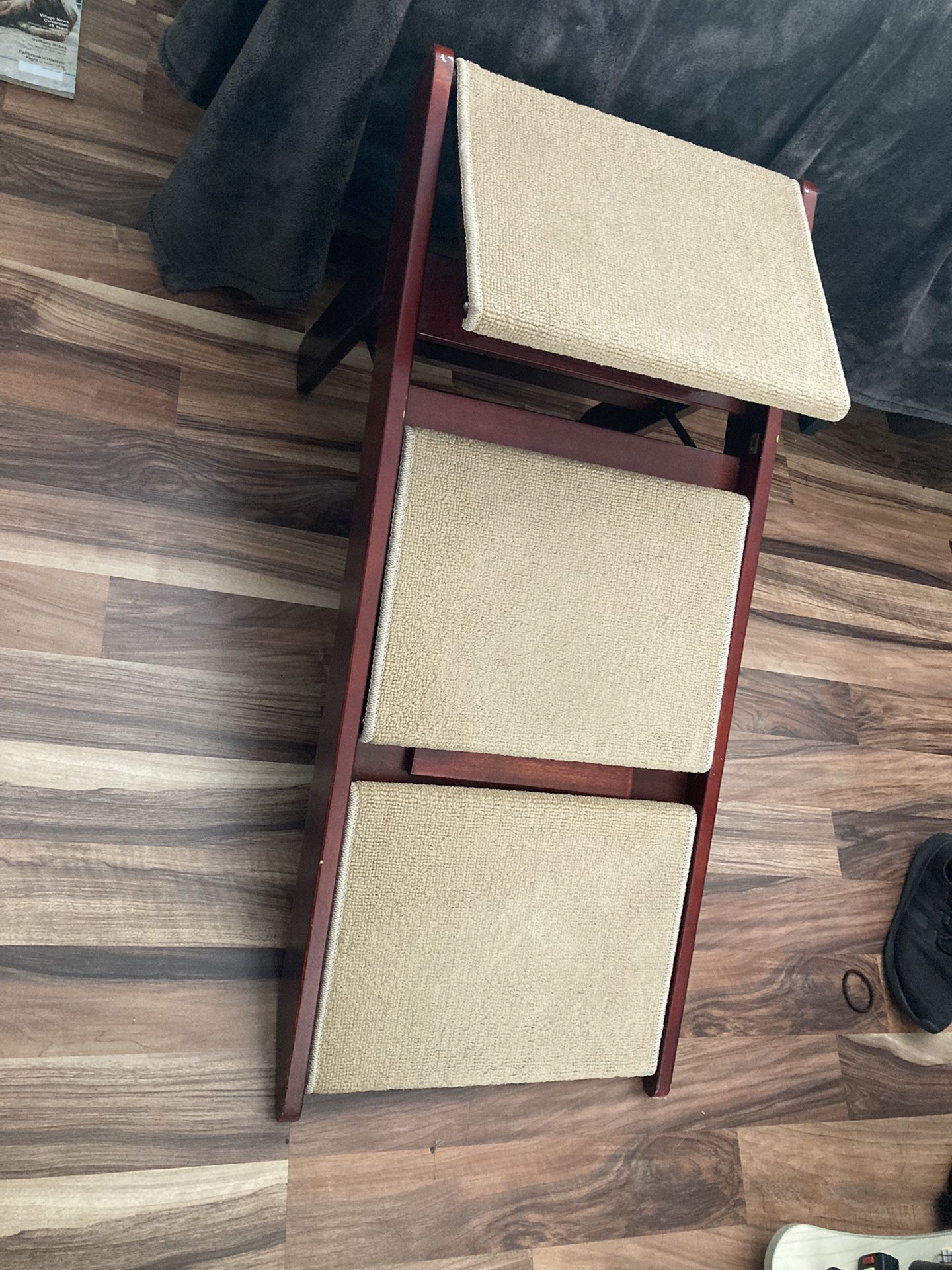 Cherry Wood (look) Carpeted Pet Stairs That Converts Into A Ramp