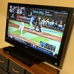 VIZIO VO42L 42" SRS TruVolume and SRS TruSurround HD LCD HDTV