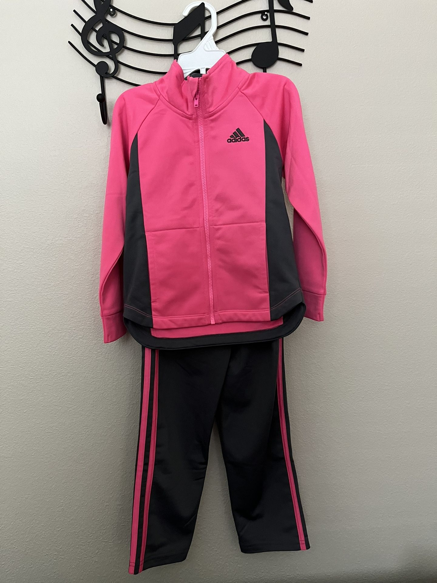 Toddler Girl Pant Set for Sale in Lake Elsinore, CA OfferUp