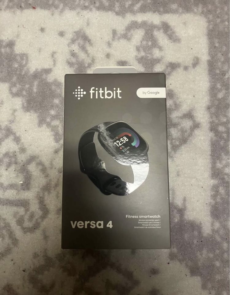 Fitbit Versa 4