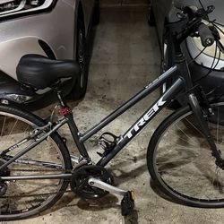 Trek FX Hybrid 700c bike small frame low step 21 speed cruiser