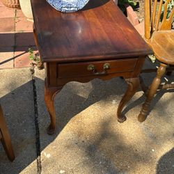 Lovely, Nightstand Or Side Table With Queen And Legs Gently Worn