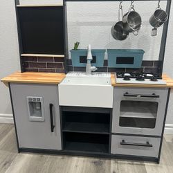 Play Kitchen 