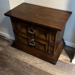 Broyhill: 2 Drawers Chest $60
