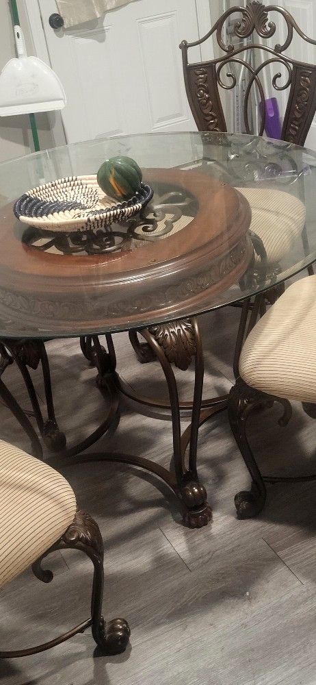 BEAUTIFULLY crafted Glass And Wood Dinning Table