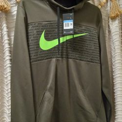 FIRM‼️MENS NIKE SIZE MEDIUM ☆NEW☆