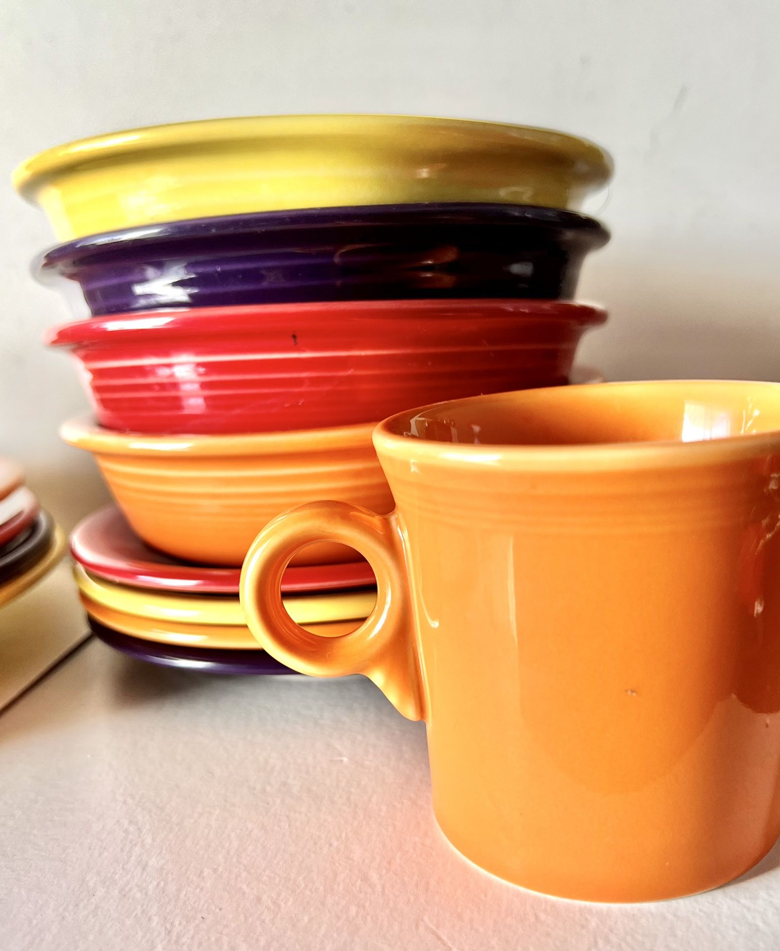 Fiestaware 16-Piece Mixed Color Classic Set Colors Fiesta Great Condition