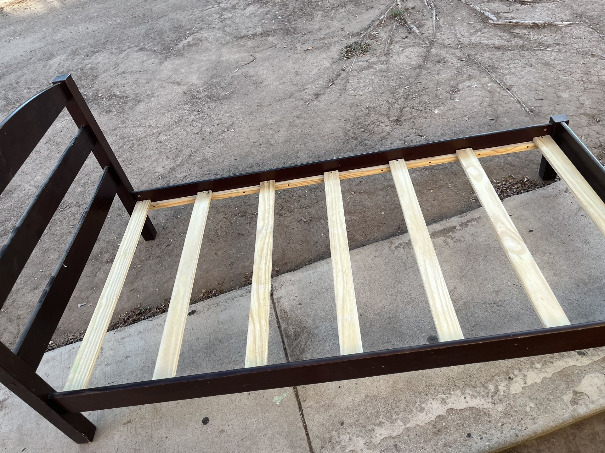 Twin Bed With Frame 