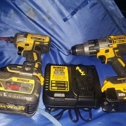 20v MAX Cordless 1/2 in Drill/Driver 1/4 Impact Driver 2 20V 6.0ah  Batteries  And 1 20V 4.0 ah Battery W/ Chager