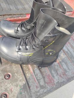 Cold weather insulated boots