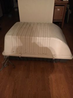 Roof vehicle boxweather protection