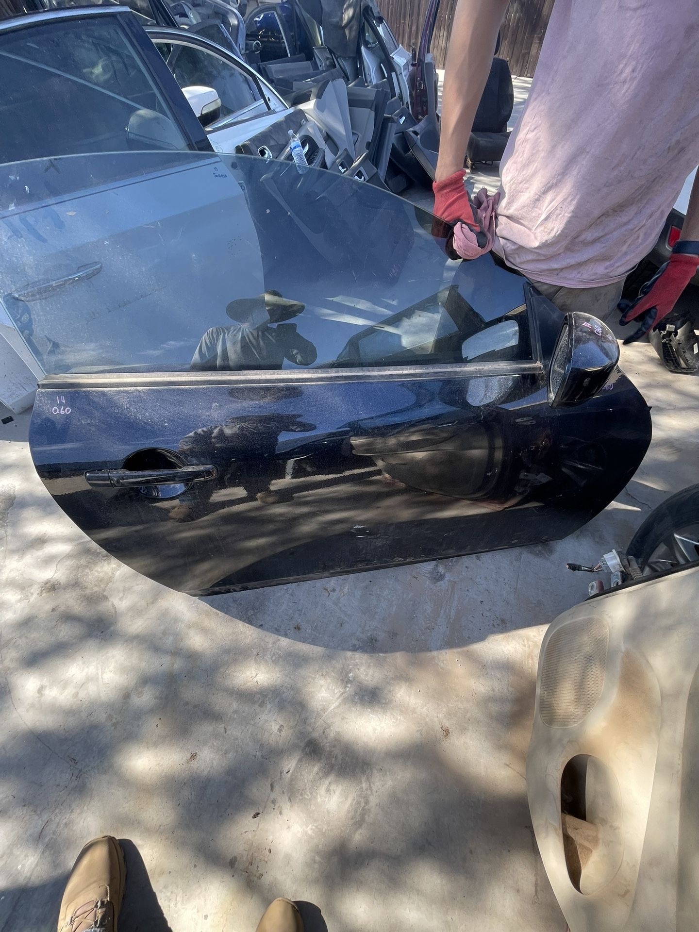 2014 Infiniti Q60 Front left and right doors