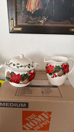 Holiday pitcher tureen