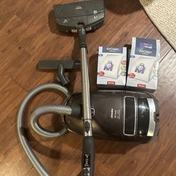 Miele S 8990 UniQ Canister Vacuum Cleaner