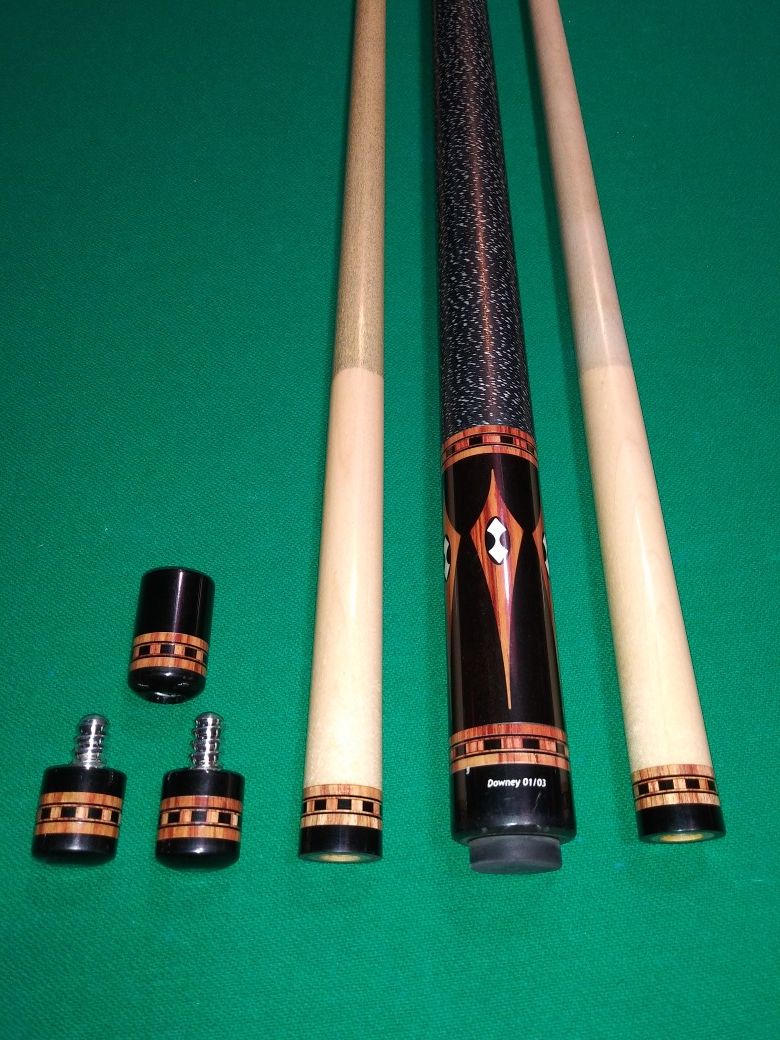 "TROY DOWNEY" POOL CUE, "ELITE" (3X5) HARD CASE AND JUMP CUE