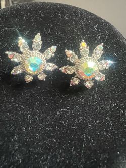 VTG rhinestone earrings vibrant aurora borealis starburst