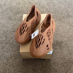 Adidas Yeezy Foam Runner Red Clay