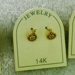 Elegant 14K Gold Earring