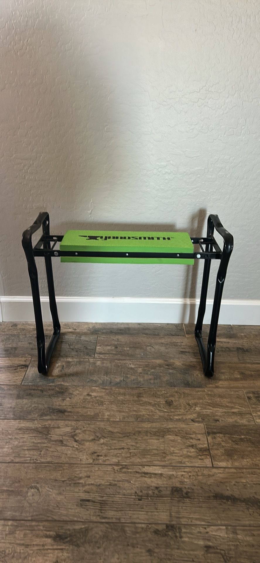 Yardsmith stool