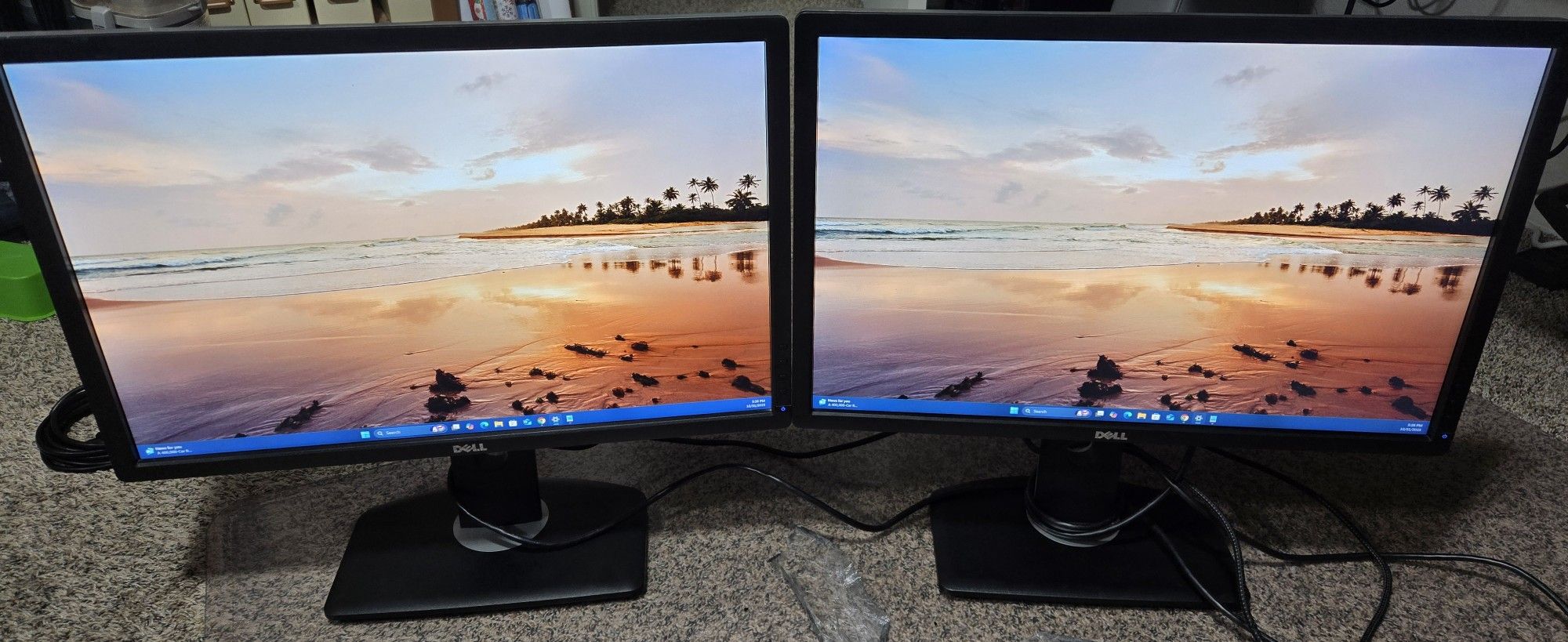 2 Dell 24 Inches Monitors 