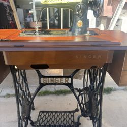 Vintage Singer  Sewing Machine Original Wood 