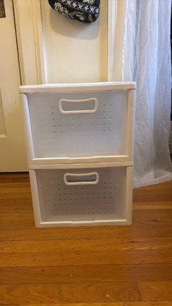 Stackable plastic storage bins