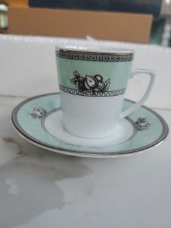 NIB Vintage  Delicately Detailed  Espresso / Arabic / Turkish  Coffee Cup Set