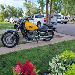 1995 Honda Magna vf750c