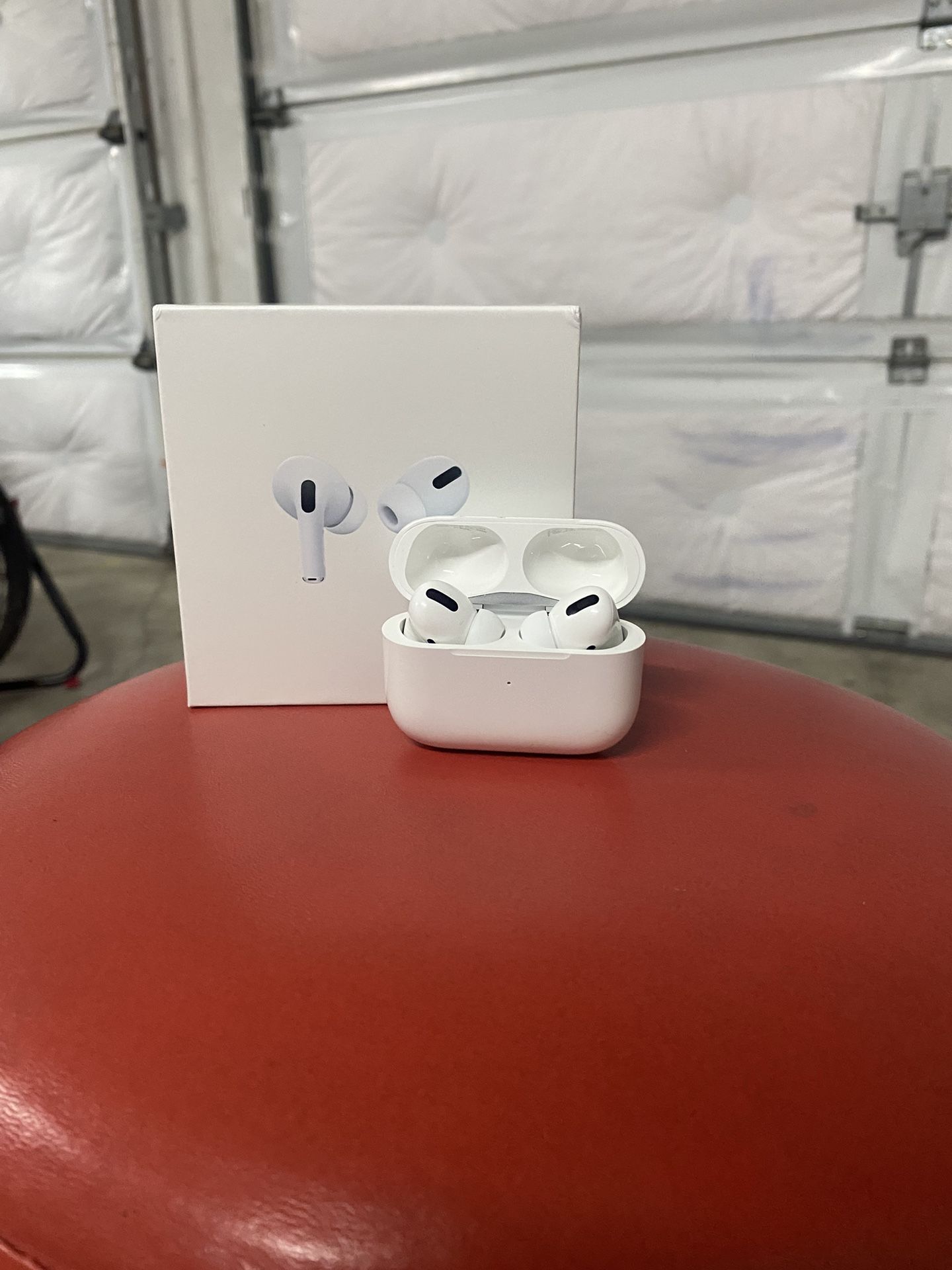 Apple AirPods Pro (2nd Generation) with MagSafe Charging Case (USB‑C)
