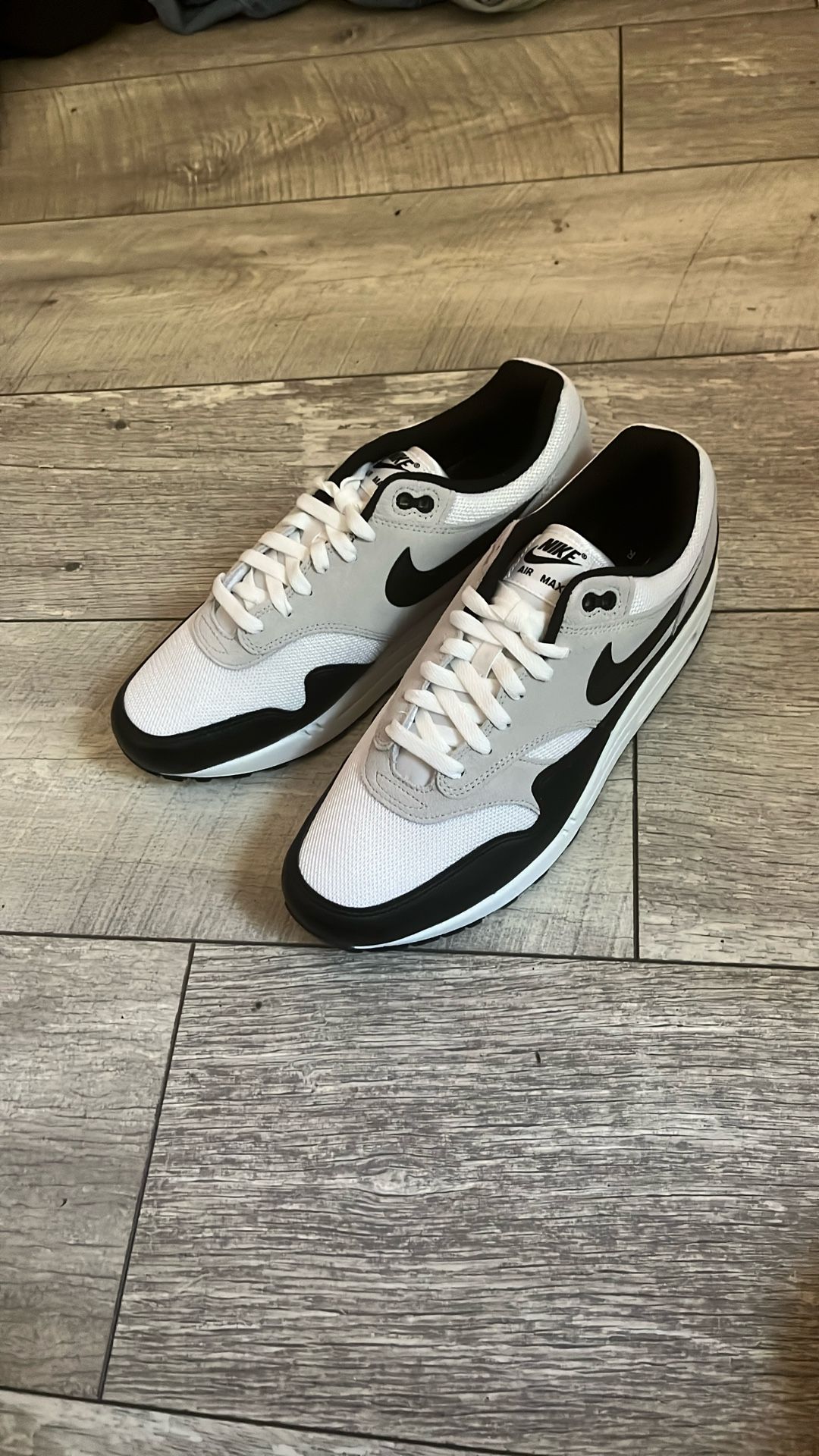 Nike Air Max 1s White/black