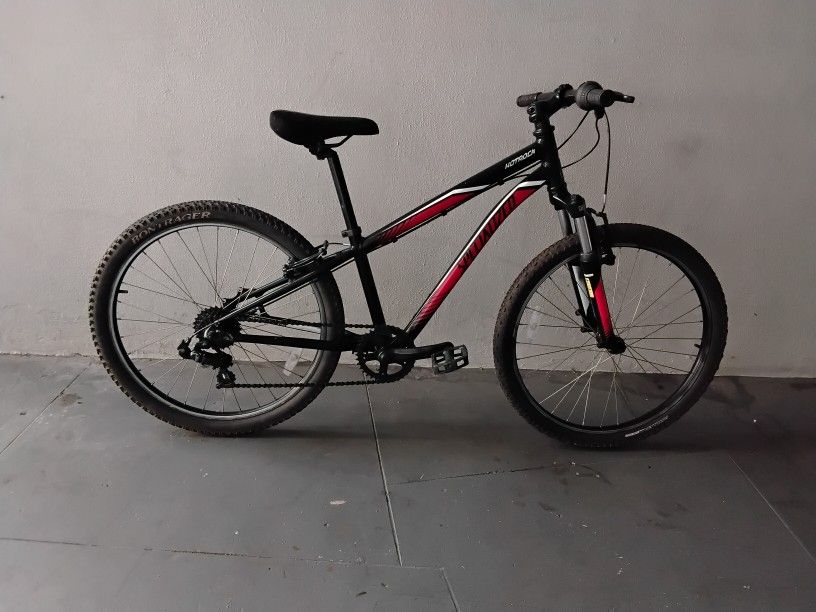 BICYCLE SPECIALIZED 7 SPEED SIZE 24 BRAND NEW