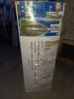 7.5 Christmas tree needs lights