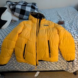 Hollister Puffer Jacket Size XL Brand New