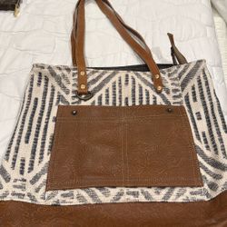 Myra Bag