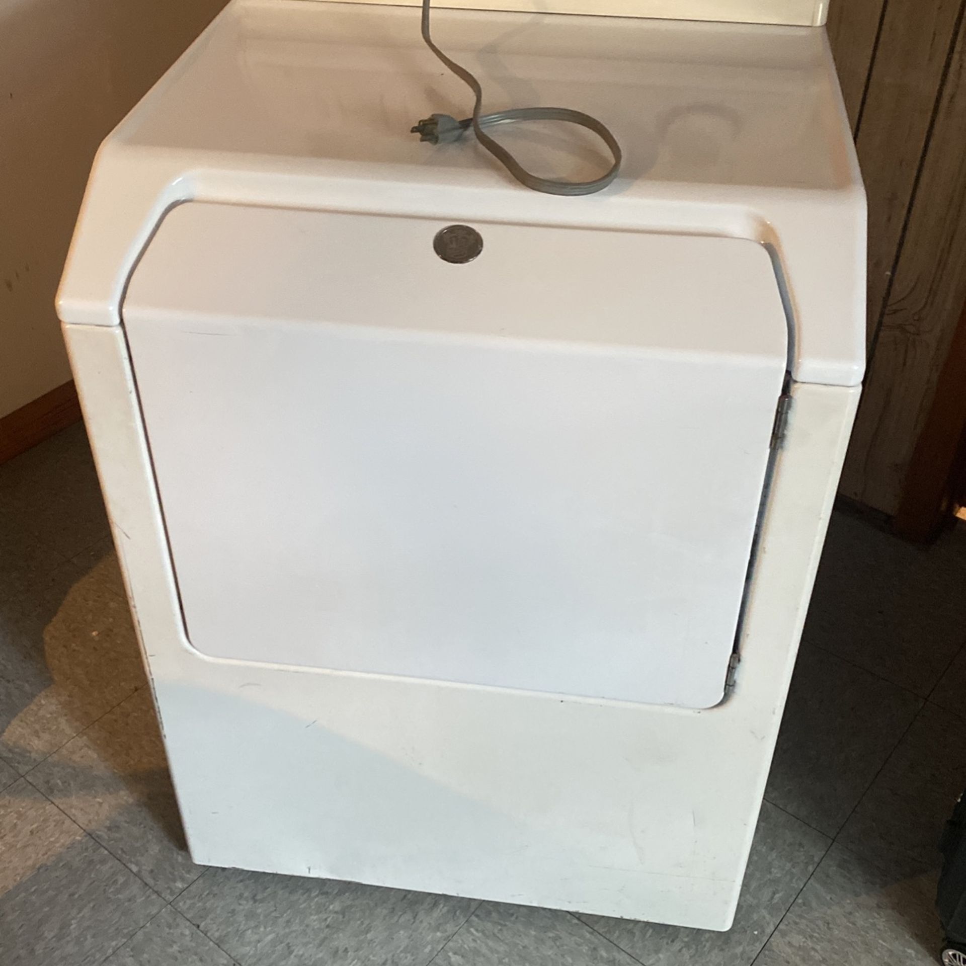 Dryer Maytag. Oversized Capacity Plus