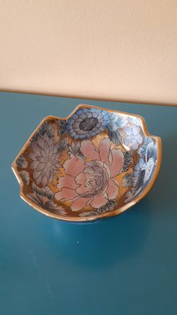 Decorative plate/ bowl
