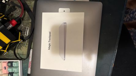 New Apple trackpad Lighting Cable Ver 