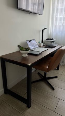 Combo escritorio, silla y lámpara graduable