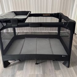 4MOMS Pack N Play