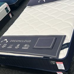 Dreamcloud Plush Queen Mattress