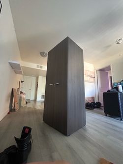 DRESSER/CABINET/STORAGE