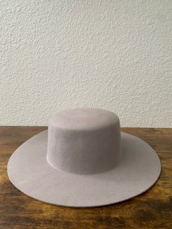 Gigi Pip - Dahlia Boater Hat Light Grey