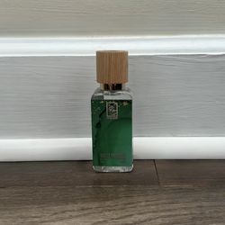 Dua Brand Subtly Obsessive Perfume (Abercrombie & Fitch 8)