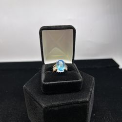 14 Topaz And Diamond Ring 