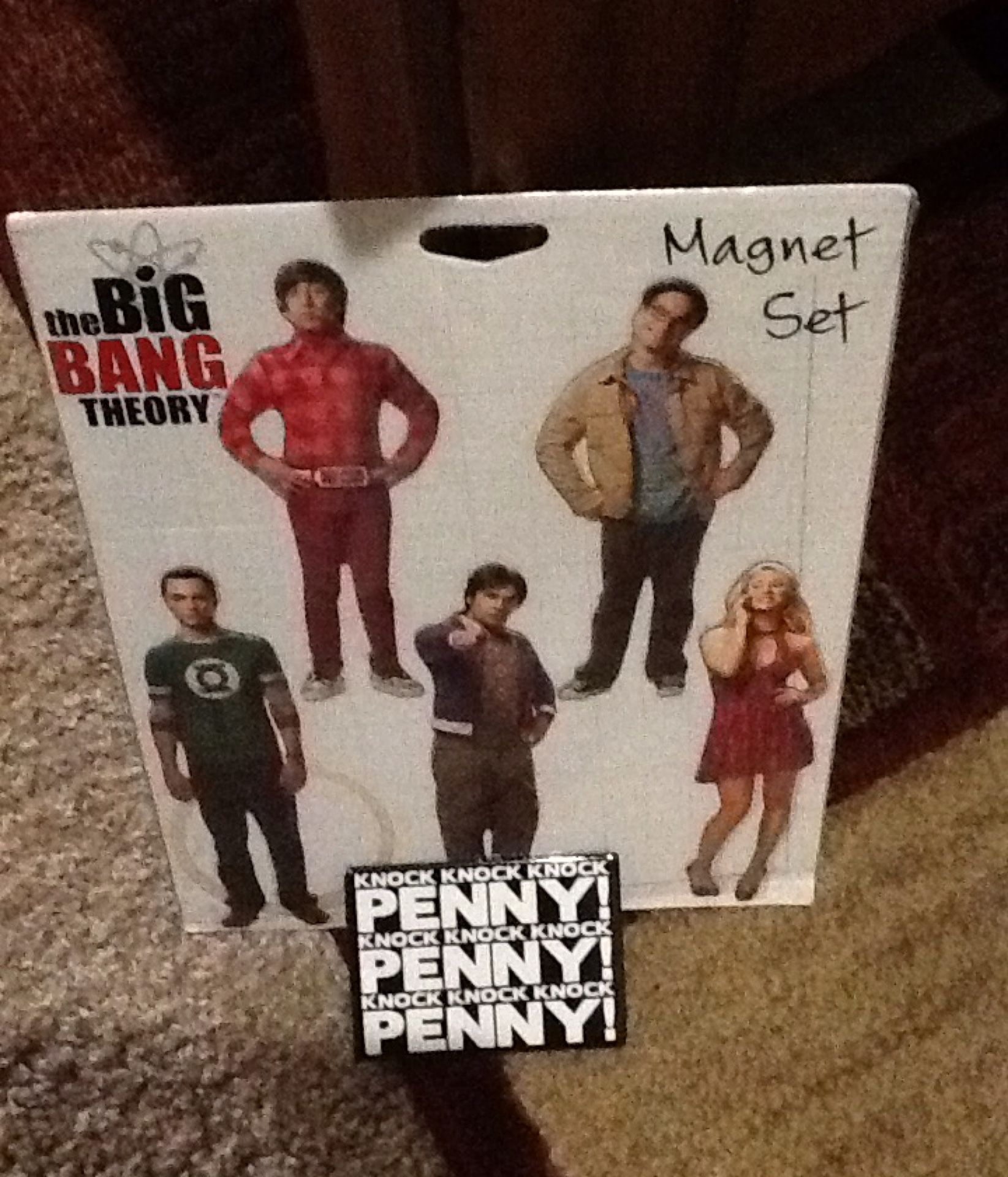 The Big Bang Theory -Magnet Set and the infamous "knock, knock, knock Penny-NIP