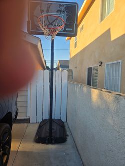 Basketball hoop
