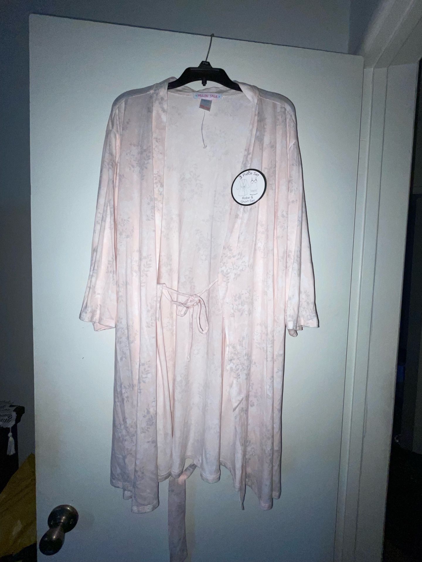 Robe/short Size L $15 (Torrance)
