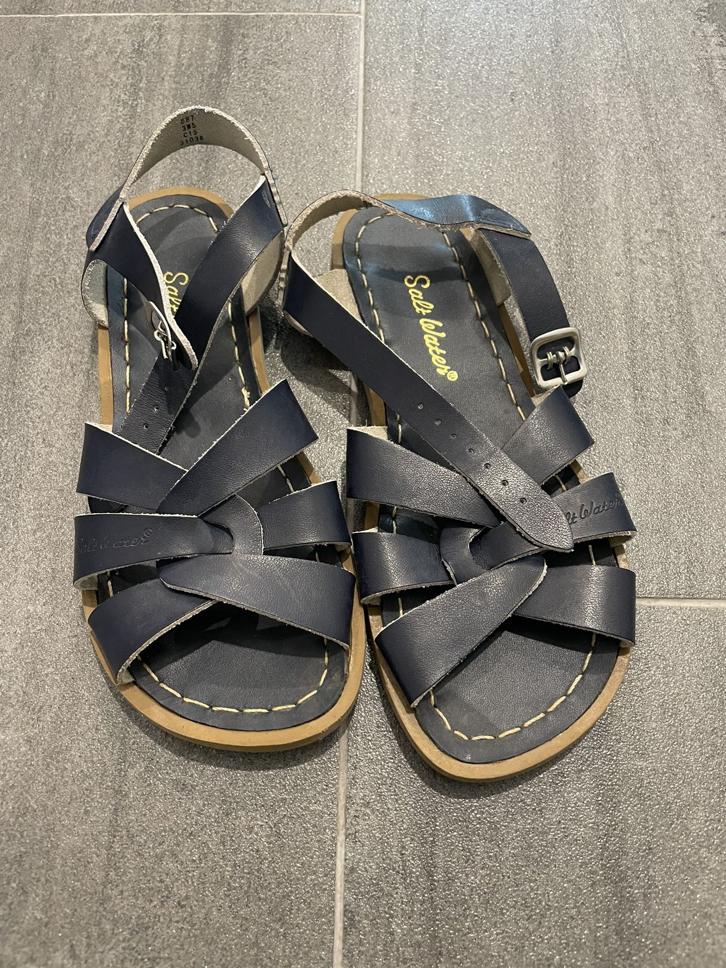 Saltwater Sandals Girls Size 3