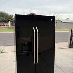 Refrigerator Ge Black